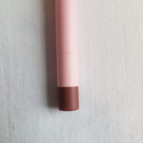 Be Bella Cosmetics X Must Be Cindy - Not Declining Lip Kit - Picture 7 of 13